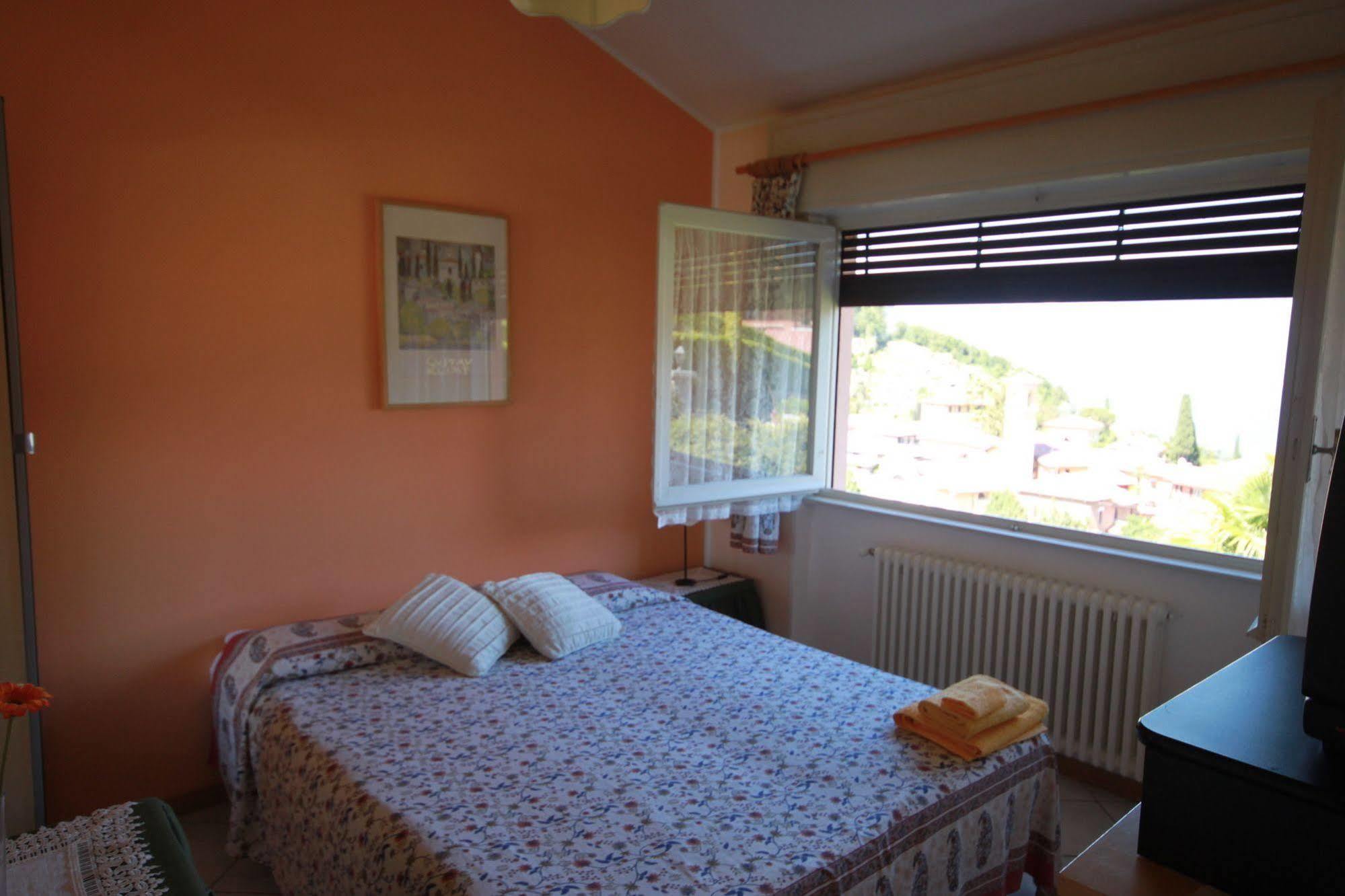 Balcone Fiorito Bed & Breakfast Menaggio Exterior photo