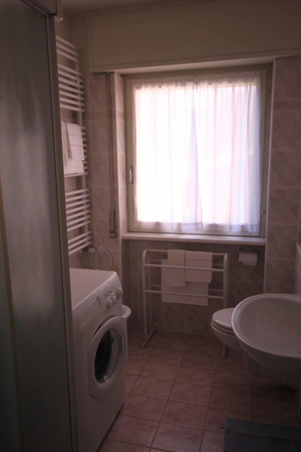 Balcone Fiorito Bed & Breakfast Menaggio Exterior photo