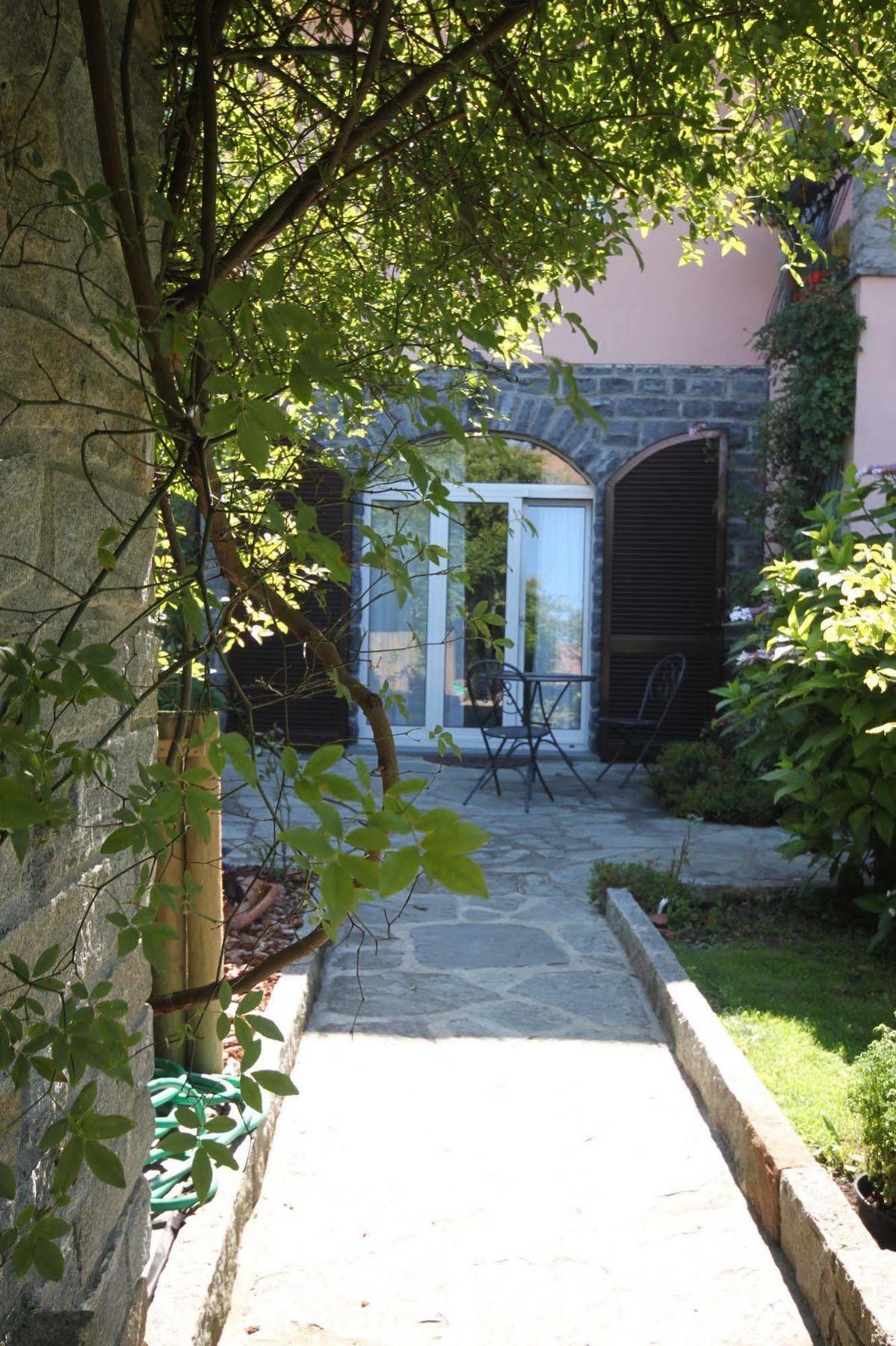 Balcone Fiorito Bed & Breakfast Menaggio Exterior photo